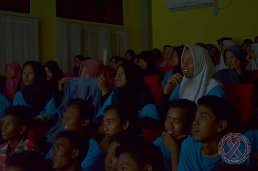 Suasana peserta dalam nonton bareng