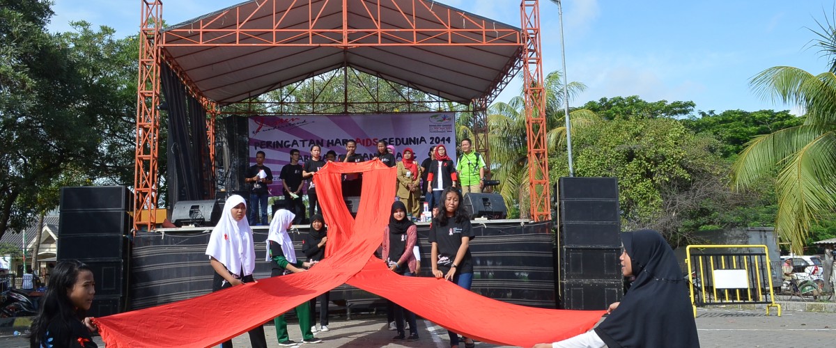 RIBUAN PELAJAR DAN PEMUDA WARNAI PERAYAAN HARI AIDS SEDUNIA 2014 KABUPATEN TANGERANG