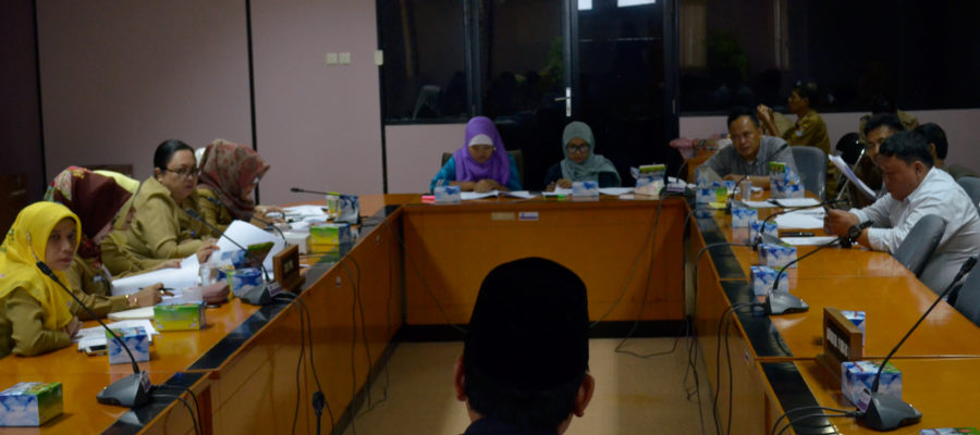 DPRD MENGUNDANG KOMUNITAS  DALAM RAPAT SOSIALISASI RAPERDA HIV AIDS